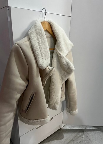 Kadın Bej Süet Kısa Biker Kürklü Mont - Görsel 2