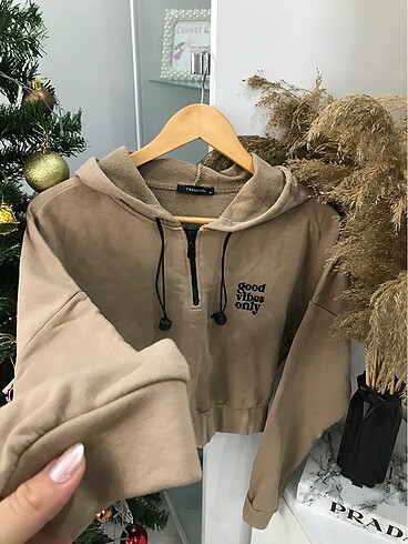 Trendyol & Milla Camel Crop Sweat