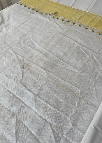 İnce Nakışlı Beyaz Yatak Örtüsü - Görsel 2