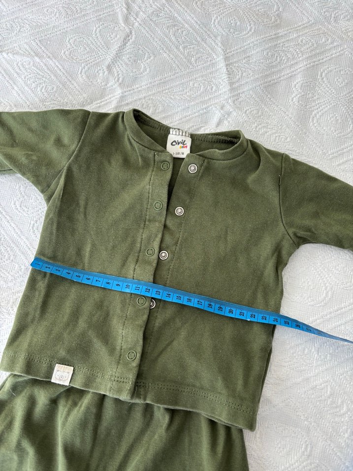 Düğmeli Koyu Yeşil Bebek Takımı - Görsel 3