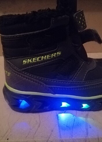 24 Beden Skechers ışıklı bot 24 numara