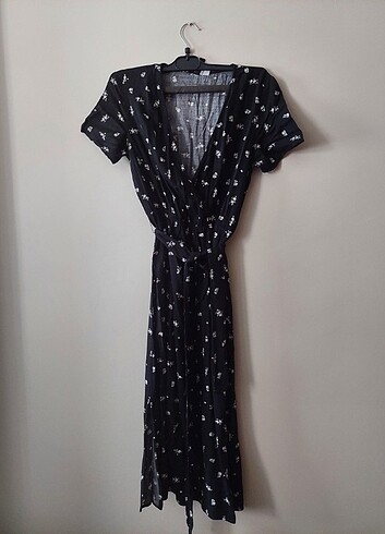 V yaka kumaş H&M Elbiss