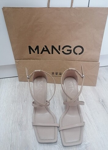 mango topuklu ayakkabı
