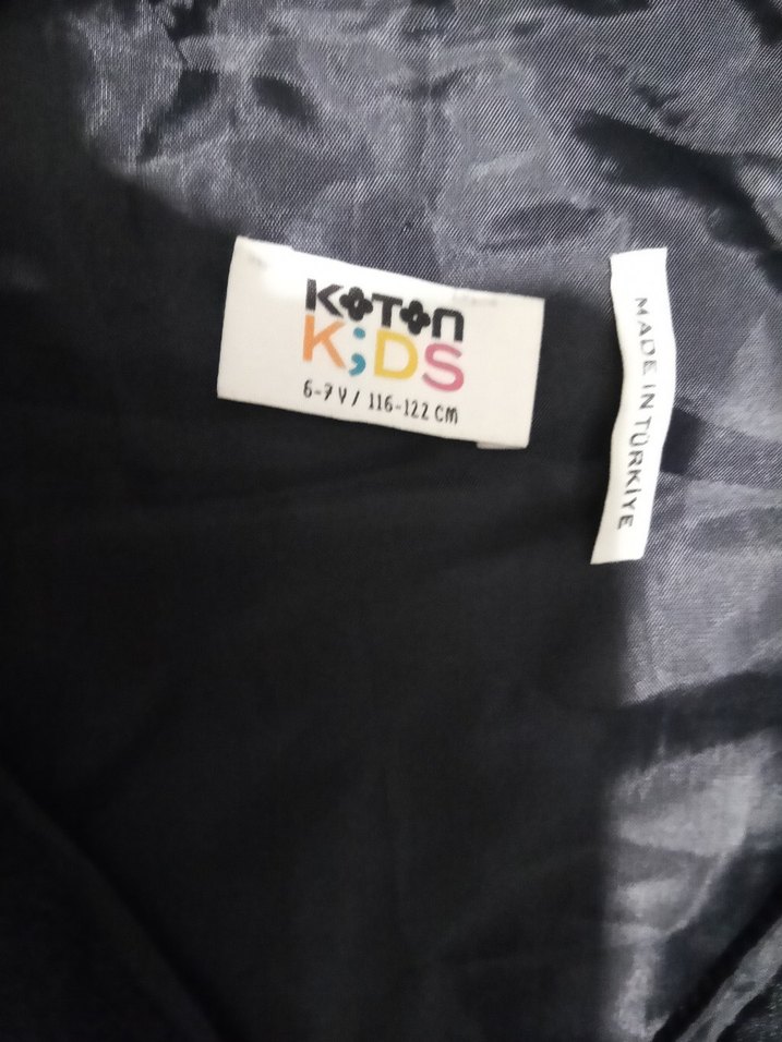 Kız Çocuk Siyah Kürklü Yelek - Görsel 4