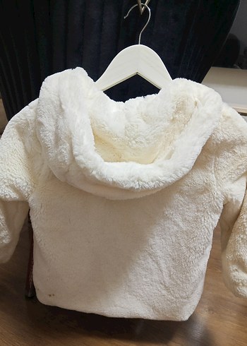 Kız Çocuk Beyaz Kürk Detaylı Sokak Stili Mont - Görsel 2