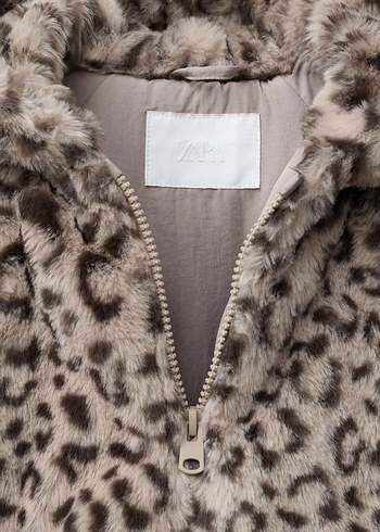ZARA Kapüşonlu Leopar Desenli Kız Çocuk Peluş Mont - Görsel 4