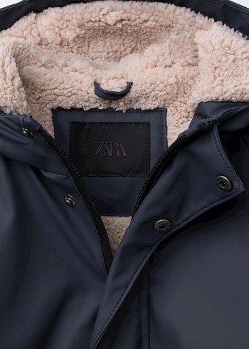 Erkek Çocuk Kürklü Kapüşonlu Lacivert Mont - Görsel 7