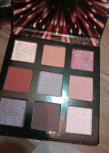 Avon Wildness ve I'm a Firework! Göz Farı Paletleri - Görsel 4