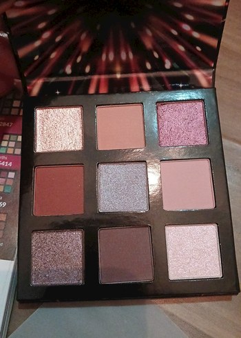 Avon Ultra Colour Göz Farı Paleti - Görsel 2