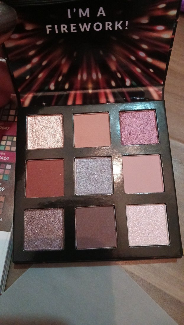 Avon Ultra Colour Göz Farı Paleti - Görsel 2