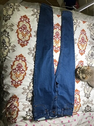 Likralı bershka denım marka çok kullanışlı 2 kere giyildi