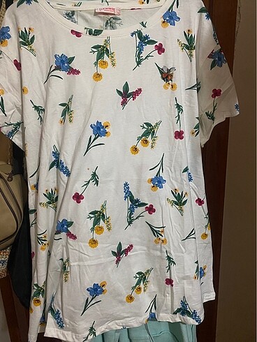 LC Waikiki Çiçekli tişört