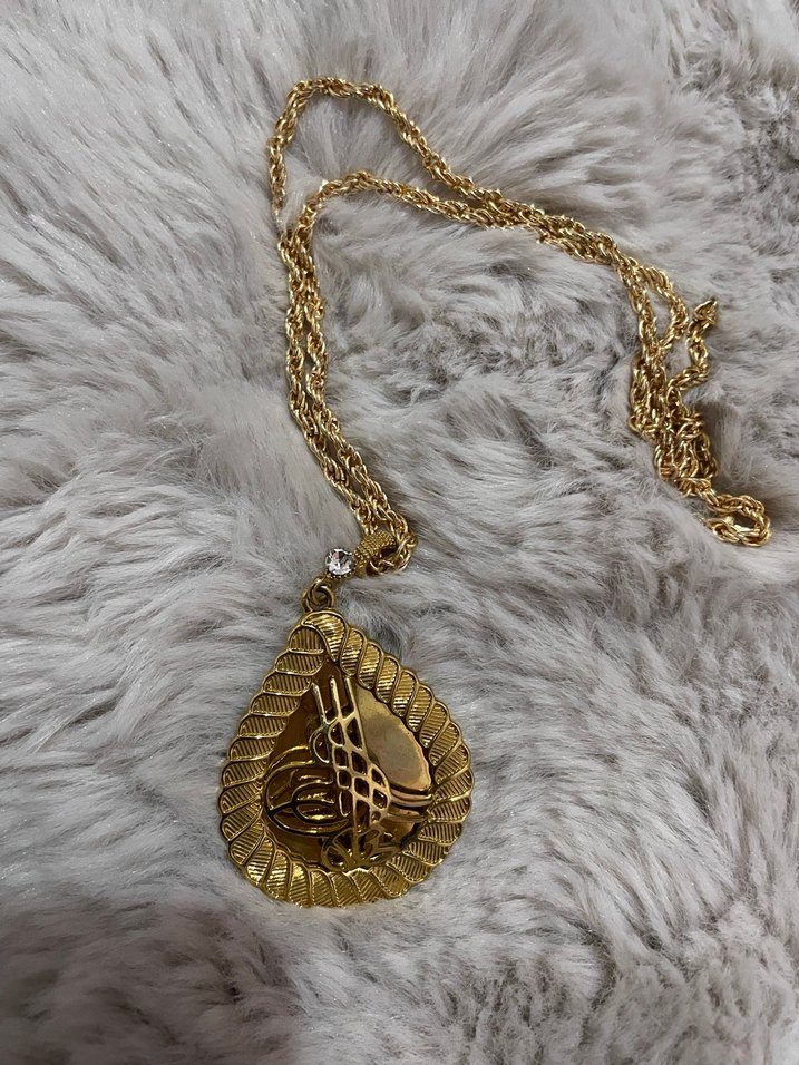 Tuğra k
Altın kolye - Görsel 2