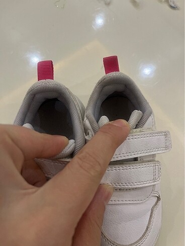 Adidas Orijinal adidas üründe yırtık deforme olan bişi yok 23.5 numara