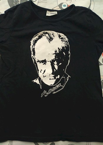 8/9 yaş Atatürk baskılı Erkek Tişört