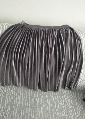 Kız Çocuk Gri Pileli Etek - Görsel 3