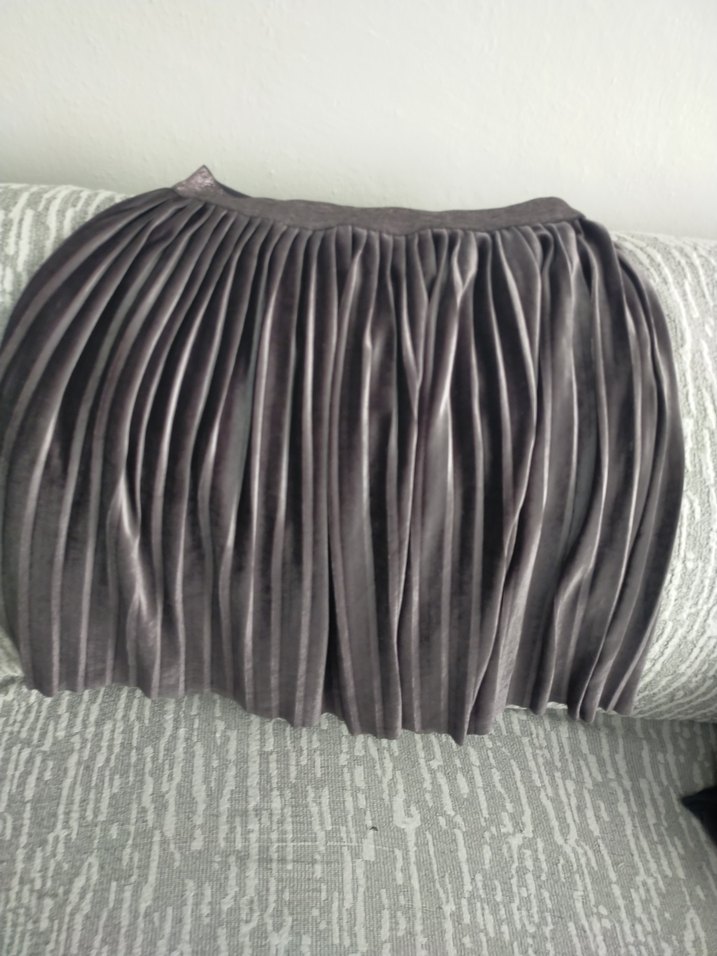 Kız Çocuk Gri Pileli Etek - Görsel 3