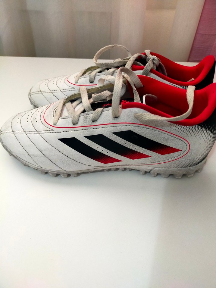 35 numara erkek çocuk halı saha ayakkabısı - Görsel 2