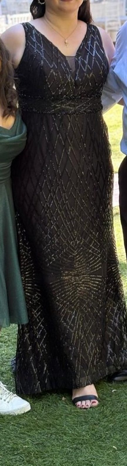 Siyah Drapeli Uzun V Yakalı Abiye Elbise - Görsel 4