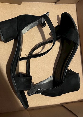 Kadın Siyah Tokalı Blok Topuklu Abiye Ayakkabı - Görsel 7