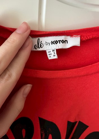 Kırmızı Baskılı Kadın Tişört - Görsel 2