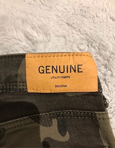 34 Beden Bershka kamuflaj pantolon