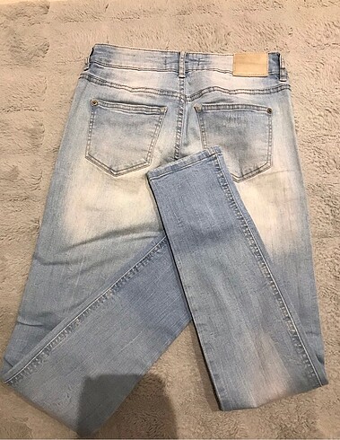 34 Beden mavi Renk Bershka jean