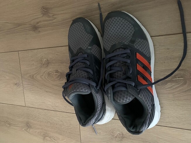 Adidas spor ayakkabı