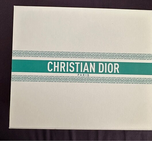 Dior yılbaşı özel hediye kutusu