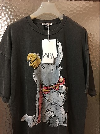 Zara yeni sezon etiketli koyu gri t-shirt