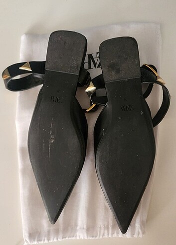 36 Beden Zara düz zımbalı sandalet