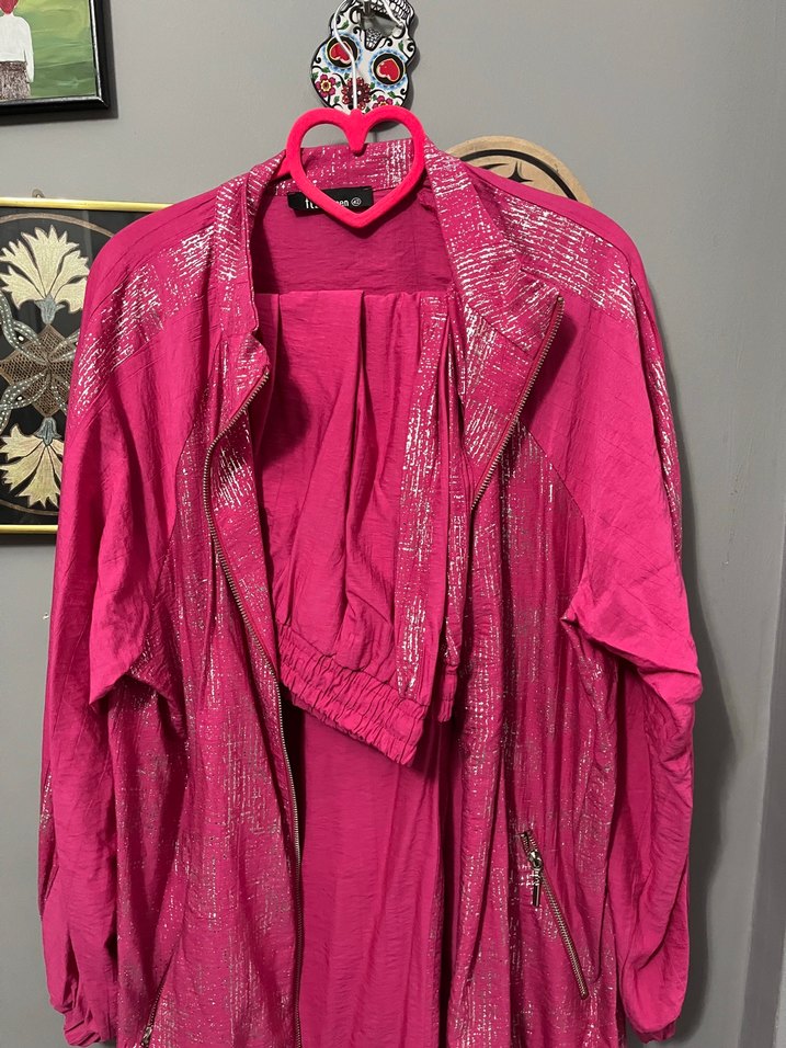 pembe ve parlak gumus detayli tesettur spor takım - Görsel 3