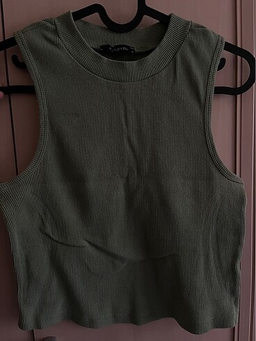 Trendyol & Milla Yeşil crop