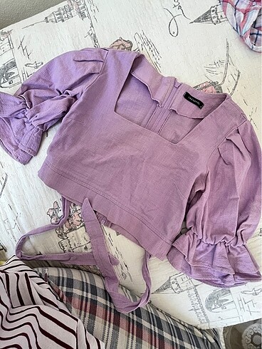Lila crop bluz