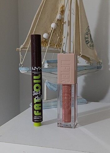 Nyx fat oil ve moon rengi lifter gloss