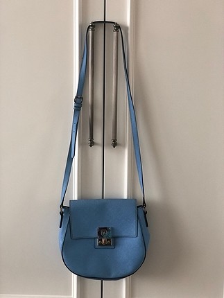 Mavi çanta