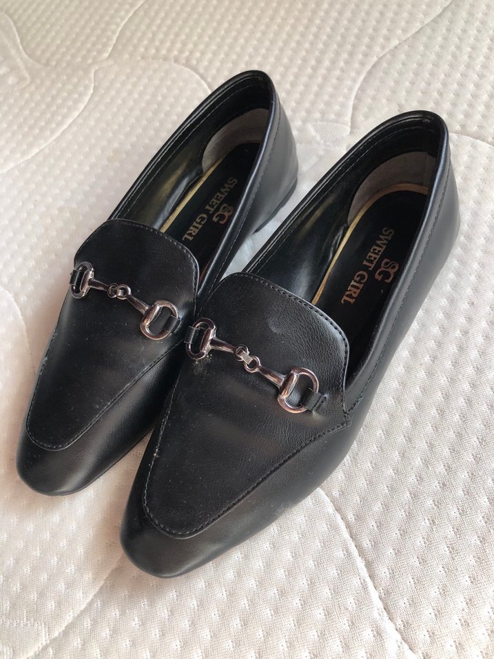 Klasik Siyah Tokalı Deri Kız Loafer - Görsel 4