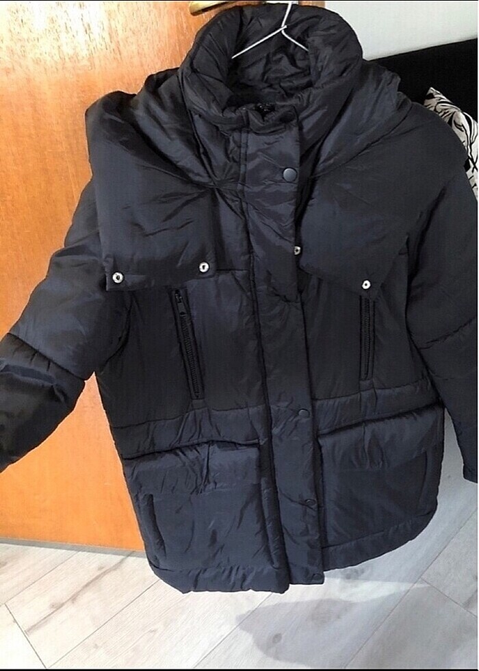 Siyah Şişme Mont - Görsel 4