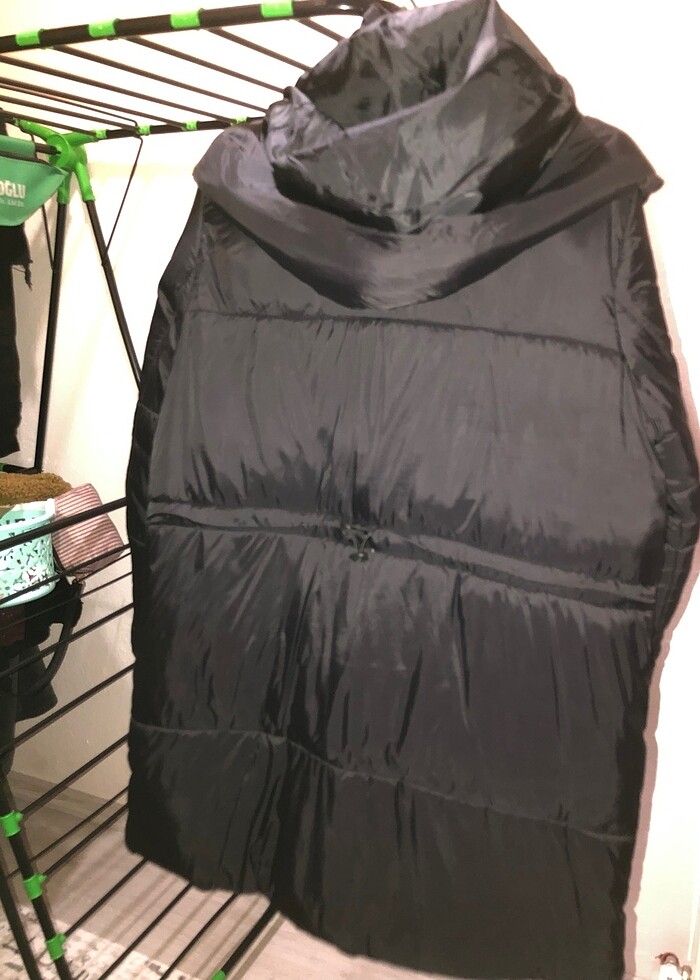 Siyah Şişme Mont - Görsel 3