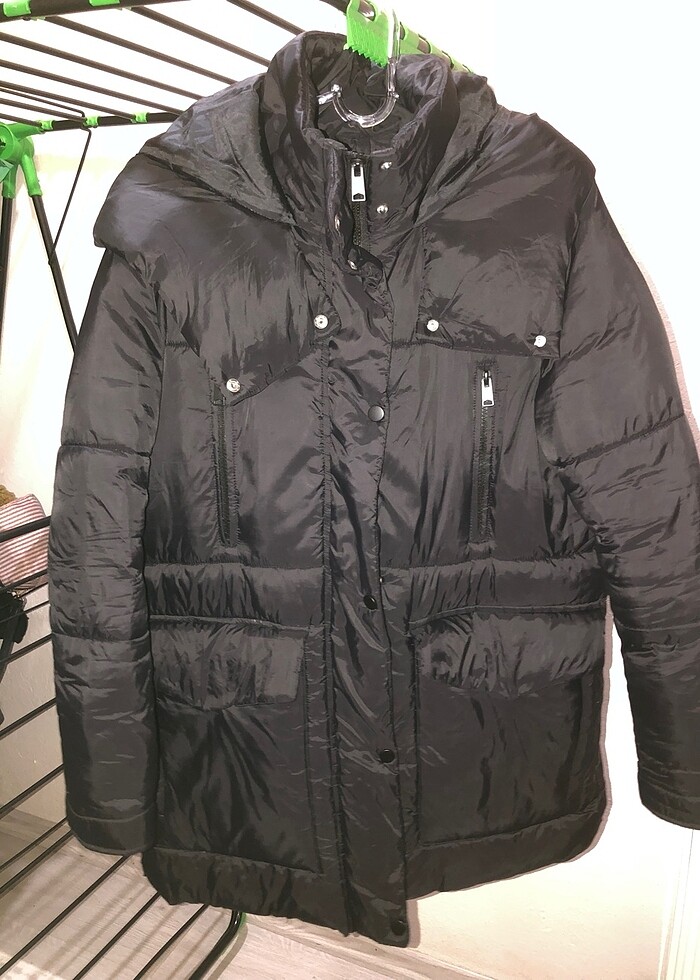 Siyah Şişme Mont - Görsel 2