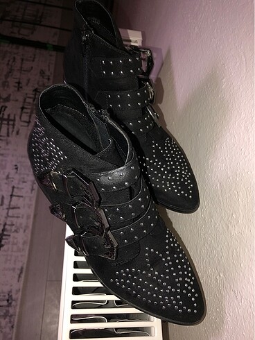 Siyah Kemerli Kısa Bot - Görsel 5