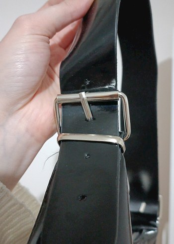 Siyah Parlak Deri Kadın Omuz Çantası - Görsel 2