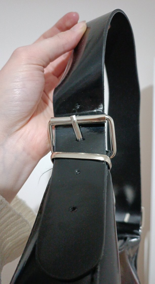 Siyah Parlak Deri Kadın Omuz Çantası - Görsel 2