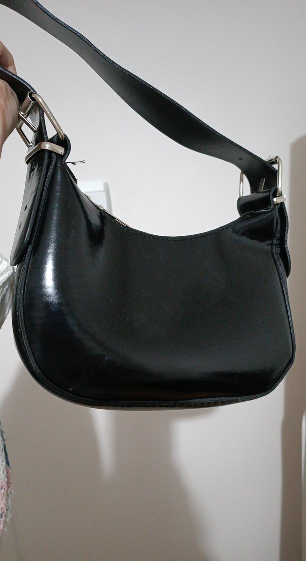 Siyah Parlak Deri Kadın Omuz Çantası - Görsel 3