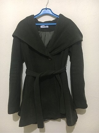 Haki belden bağlamalı kloş mont