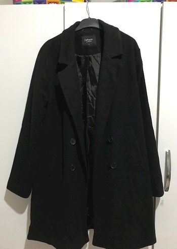 Siyah Düğmeli Kaban - Görsel 4