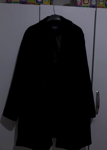 Siyah Düğmeli Kaban - Görsel 2