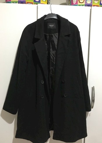 Siyah Düğmeli Kaban - Görsel 3