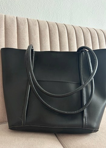 Zara Siyah Deri Minimalist Kadın Çanta