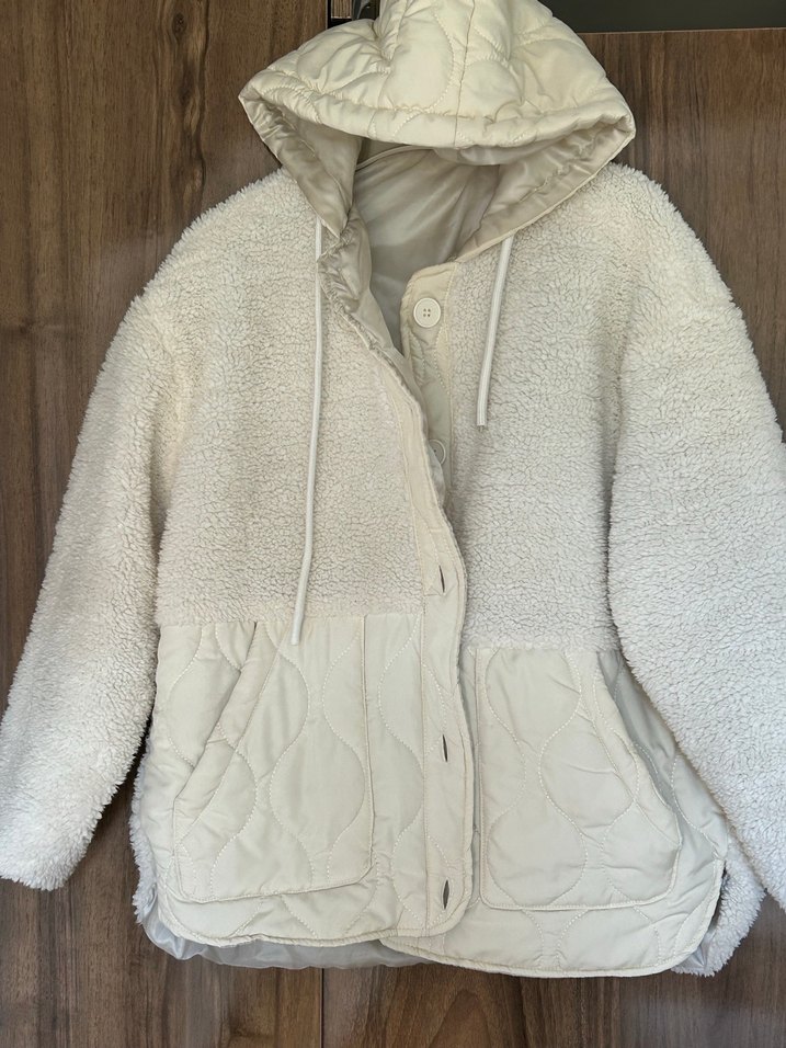 Kadın Kapüşonlu Beyaz Peluş Ceket - Görsel 4